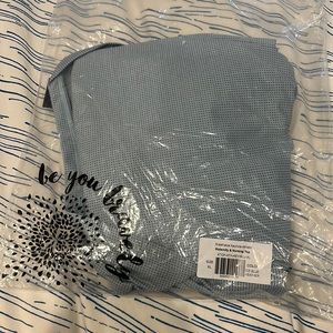 NWT Kindred Bravely keyhole back athletic nursing top